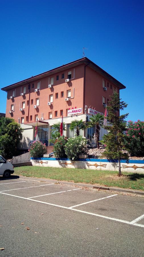Hotel Parigi Castel San Pietro Terme Eksteriør billede