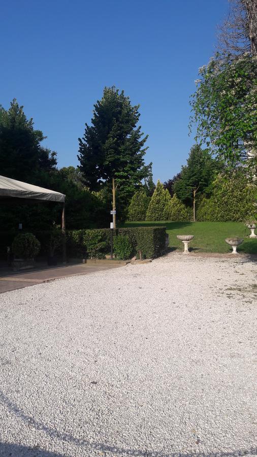 Hotel Parigi Castel San Pietro Terme Eksteriør billede