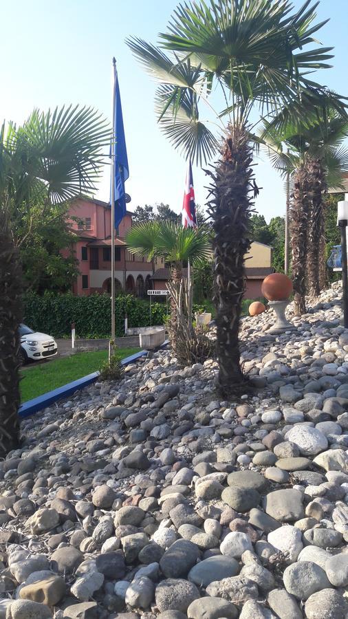 Hotel Parigi Castel San Pietro Terme Eksteriør billede