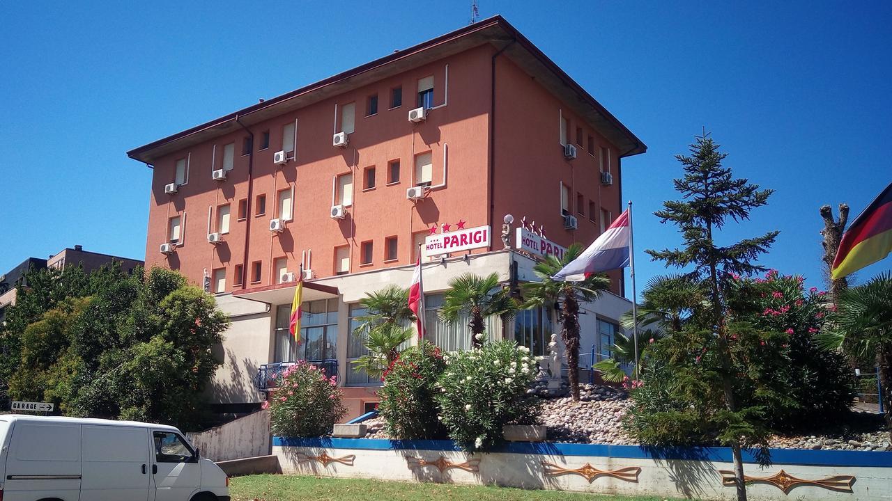 Hotel Parigi Castel San Pietro Terme Eksteriør billede
